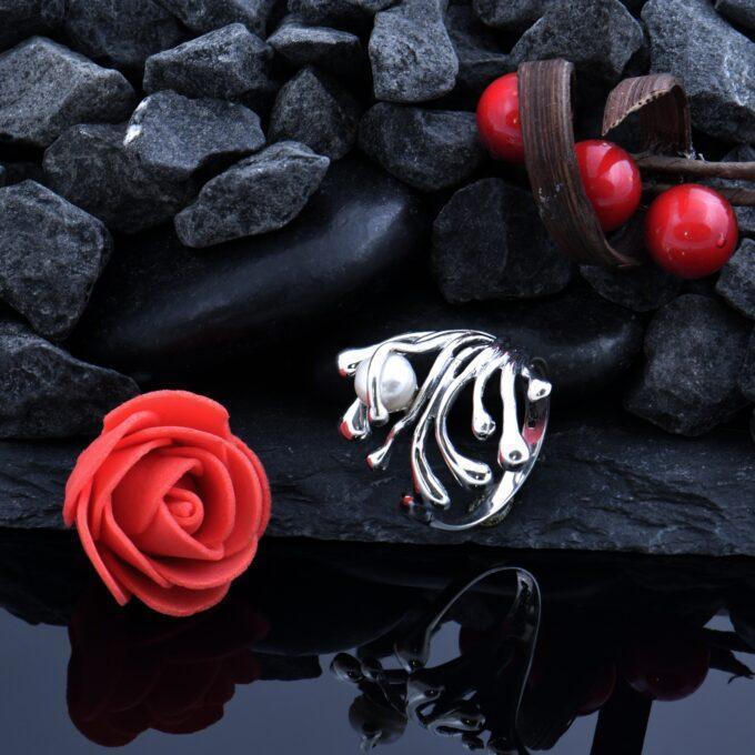 Дамски сребърен пръстен с инкрустирана речна перла Клематис 991R,