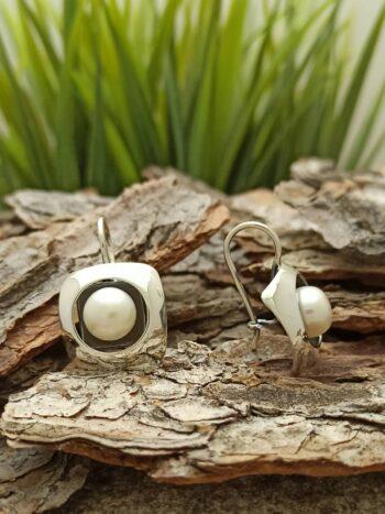 Сребърни обеци на върбило с перла