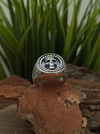 Мъжки сребърен пръстен с череп 