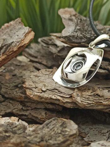 Дамски сребърен медальон 