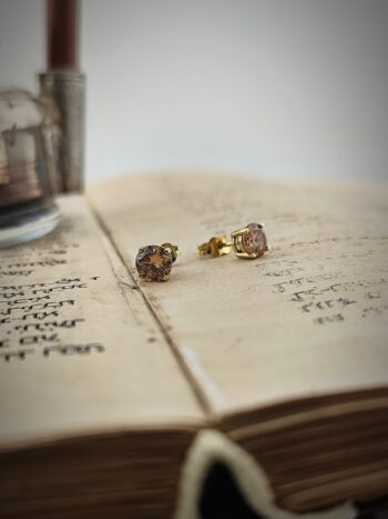 Обеци от злато с циркони