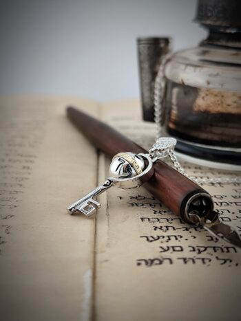 “КЛЮЧ на Архангел Гавраил” от два метала