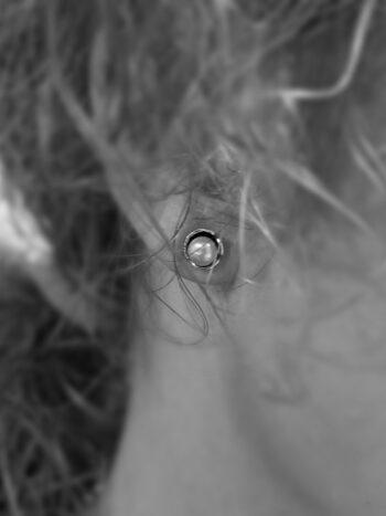 Сребърни обеци с перла в короната