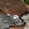 Сребърен медальон с перла „Водна Лилия“