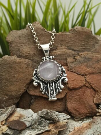 Сребърeн медальон с планински кристал 1183M