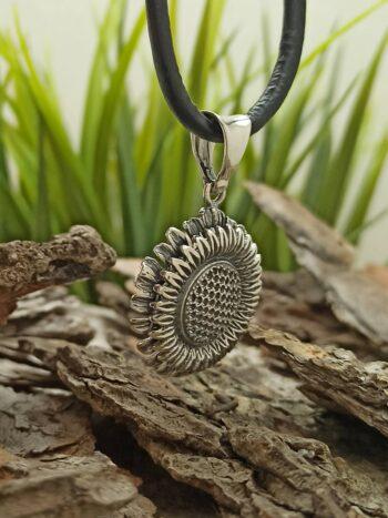 Дамски сребърен медальон 