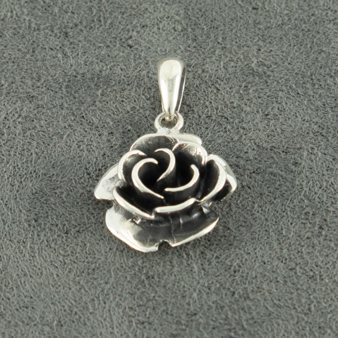 Дамски сребърен медальон "Розата на боговете"