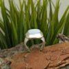Дамски сребърен пръстен с бял седеф