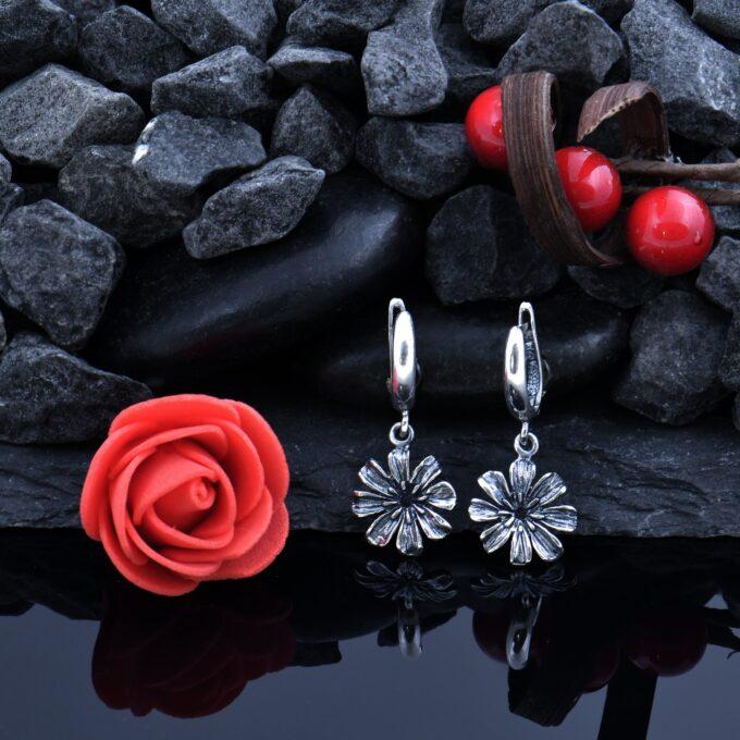 Дамски сребърни обеци с цветя, модел 1163E от Студио Николас Ръчно изработени част от сребърен комплект от  обеци гривна и медальон 1
