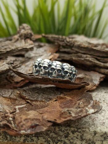 Мъжки сребърен пръстен с черепи 1300R