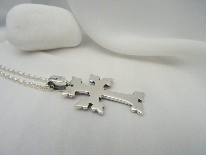 Сребърен двулицев кръст авторски модел на фабрика за сребърна бижутерия Студио Николас
