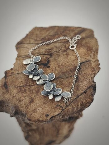 сребърна гривна лилия