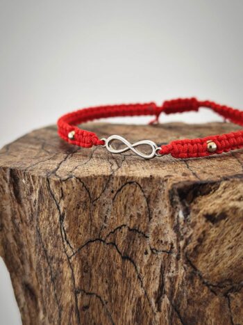 Плетена гривна „Безкрайност“