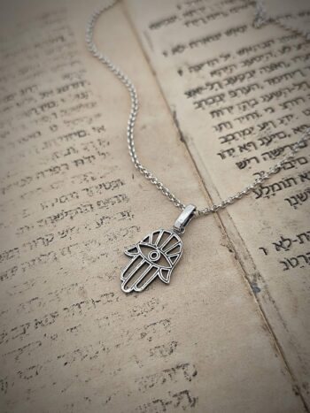 Сребърен медальон “Ръката на Фатима” 30A