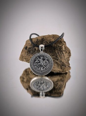 Сребърен медальон 