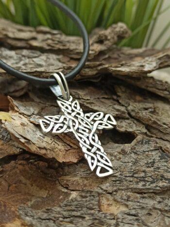 Сребърен кръст с келтски мотиви 746M