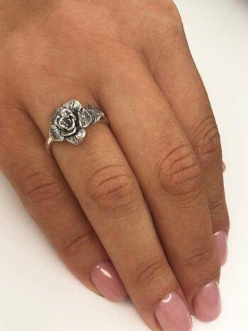 Дамски сребърен пръстен 