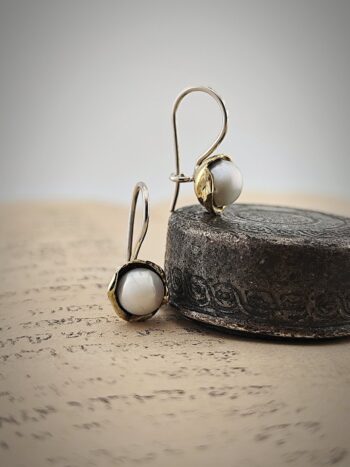 Сребърни обеци със златен обков перли