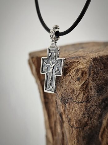 Кръст със Света Богородица 