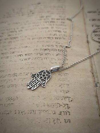 Сребърен медальон “Ръката на Фатима” 29A