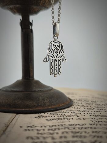 Сребърен медальон “Ръката на Фатима” 29A