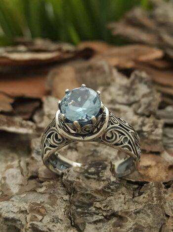 Сребърен пръстен с нежни ажурени отвори