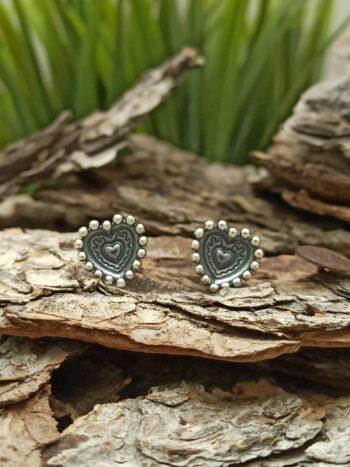 Сребърни обеци с плътно сърце