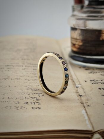 Халка от злато с камъни