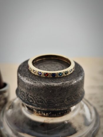 Халка от злато с камъни