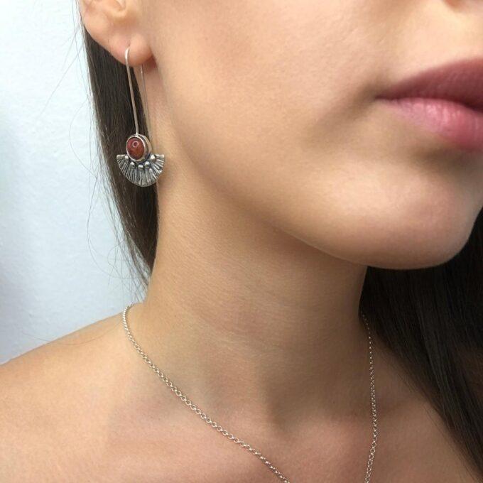 Дамски сребърни обеци ВЕТРИЛО с естествени камъни Модел 1237E комплект с пръстен и медальон от Студио Николас
