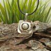 Дамски сребърен медальон 1160MP с бяла речна перла Квадратна сребърна висулка