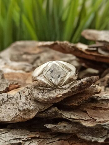 Дамски сребърен пръстен с циркон 124R