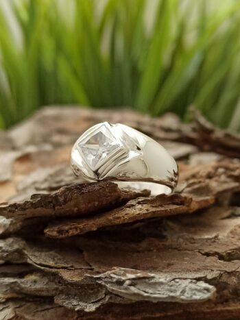 Дамски сребърен пръстен с циркон 124R