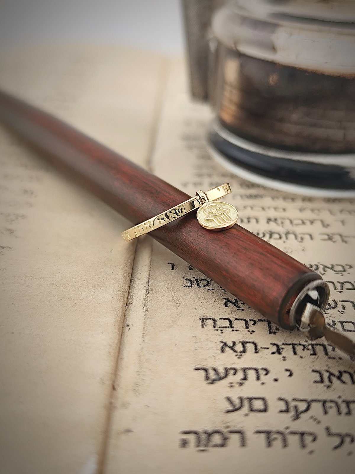 Златен кабала пръстен “ХАМСА”