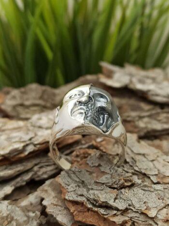 Сребърен пръстен с череп 