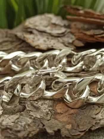 Масивна сребърна гривна 