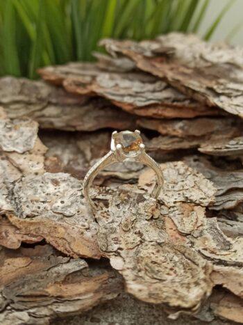 Пръстен от сребро със султанит 1616R