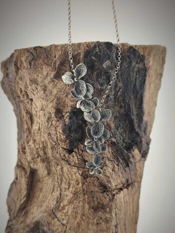 сребърно колие лилия