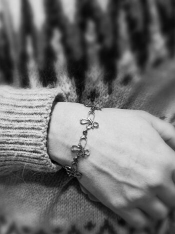 Дамска сребърна гривна 