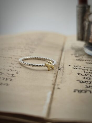 Кабала пръстен със златна буква Алеф