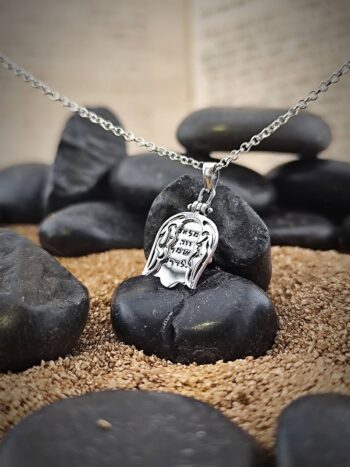 Талисман срещу злото с псалом 90