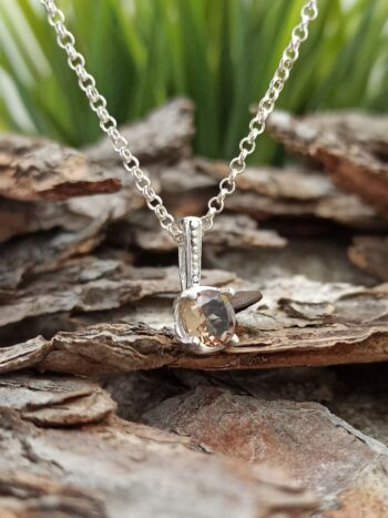 Сребърен медальон със султанит 1616M