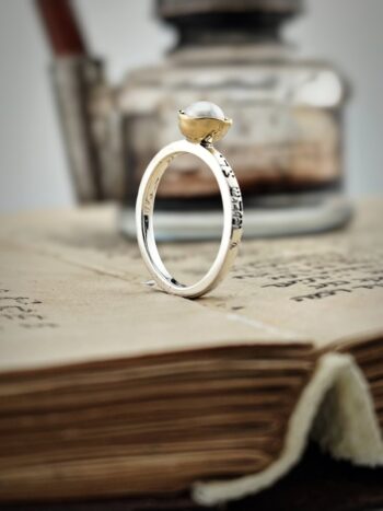 Кабала пръстен с бисер в короната. 