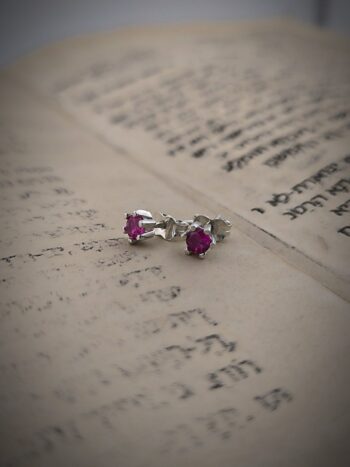 Кабала сребърни обици с рубинени циркони