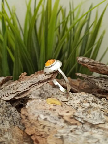 Сребърен пръстен с кехлибар 1657RK