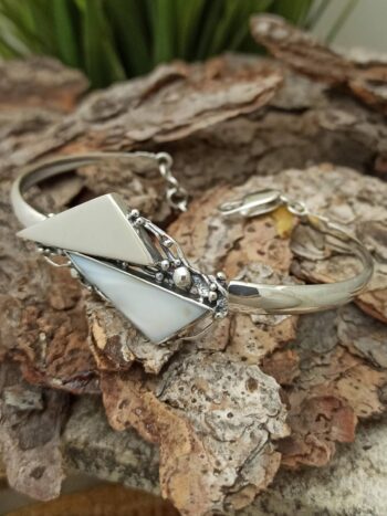 Сребърна гривна със седеф 1124B