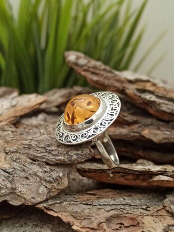 Пръстен с кехлибар „Окото на Тигъра“