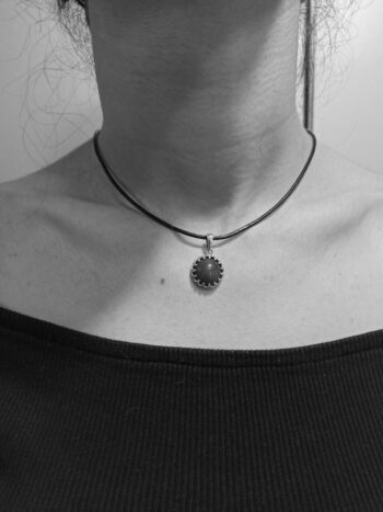 Дамски сребърен медальон 