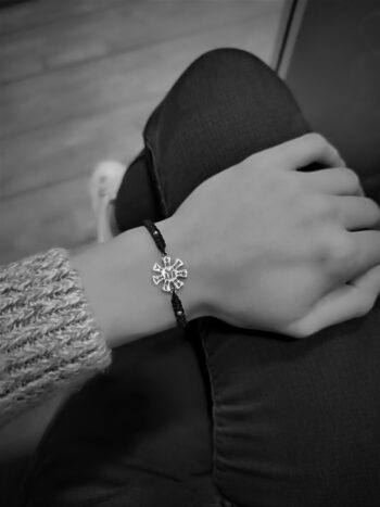 Плетена гривна със сребърна Розета от Плиска