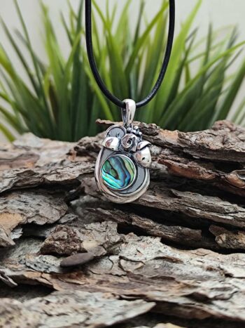 Сребърен медальон